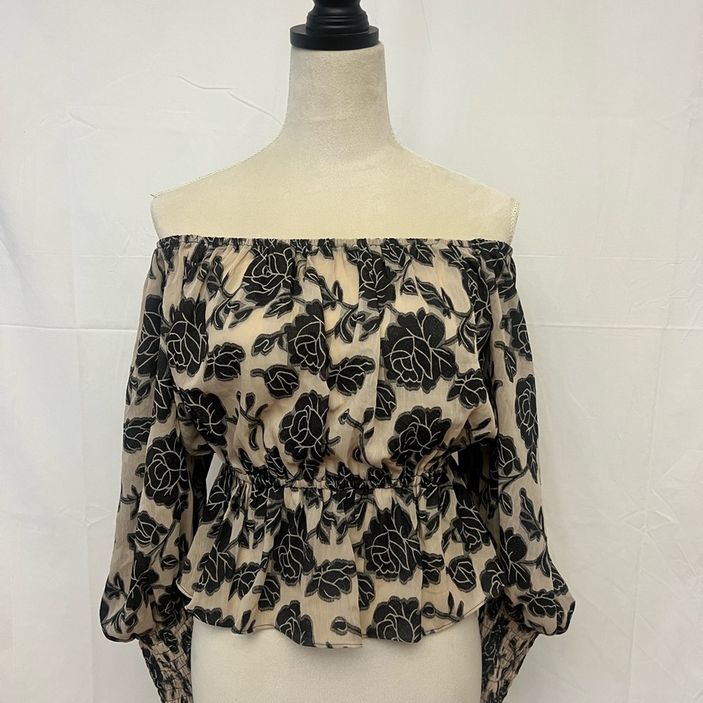 Chic Off-Shoulder Floral Blouse in Black and Cream